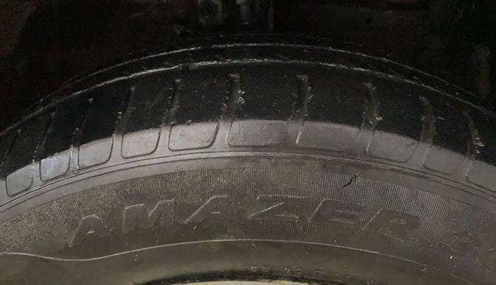 2015 Maruti Swift VXI, Petrol, Manual, 32,329 km, Right Front Tyre Tread