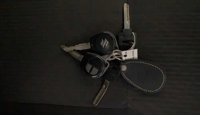 2015 Maruti Swift VXI, Petrol, Manual, 32,329 km, Key Close Up