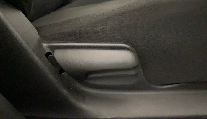 2015 Maruti Swift VXI, Petrol, Manual, 32,329 km, Driver Side Adjustment Panel