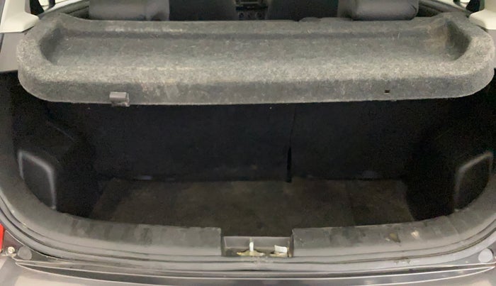 2015 Maruti Swift VXI, Petrol, Manual, 32,329 km, Boot Inside