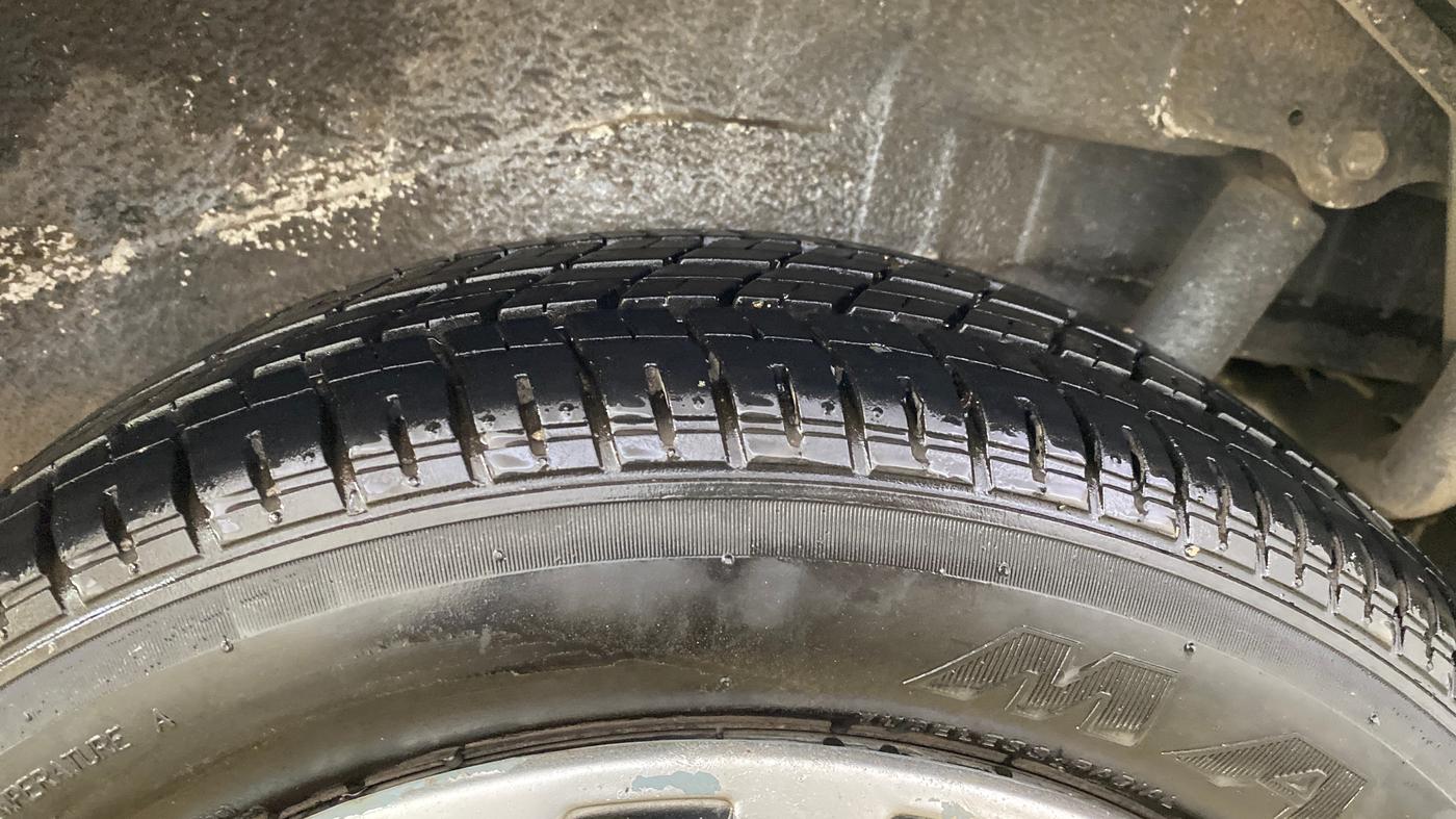 2016 Maruti Wagon R 1.0 VXI (O) AMT, Petrol, Automatic, 14,614 km, Left Rear Tyre Tread