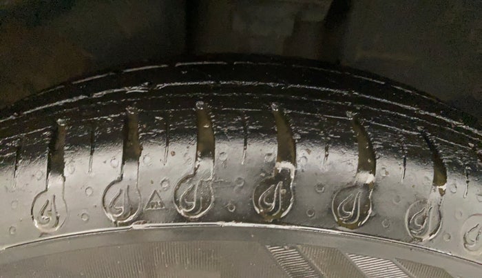 2022 Renault Kwid CLIMBER 1.0 (O), Petrol, Manual, 30,729 km, Right Front Tyre Tread