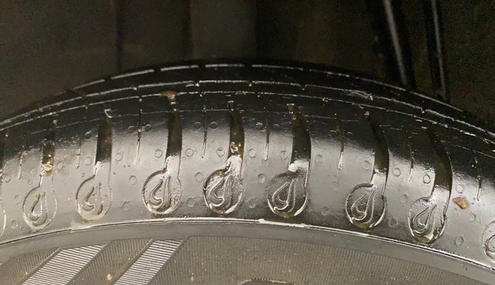 2022 Renault Kwid CLIMBER 1.0 (O), Petrol, Manual, 30,729 km, Right Rear Tyre Tread