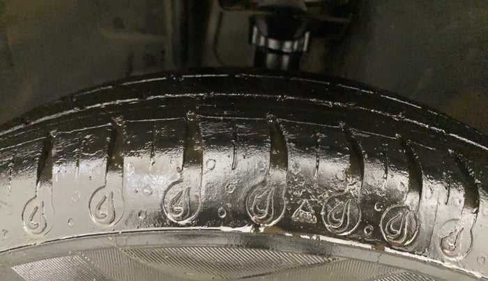 2022 Renault Kwid CLIMBER 1.0 (O), Petrol, Manual, 30,729 km, Left Front Tyre Tread