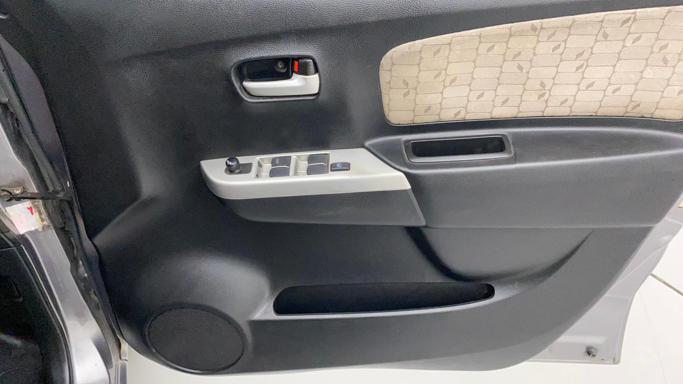 2013 Maruti Wagon R 1.0 VXI, Petrol, Manual, 91,632 km, Driver Side Door Panels Control