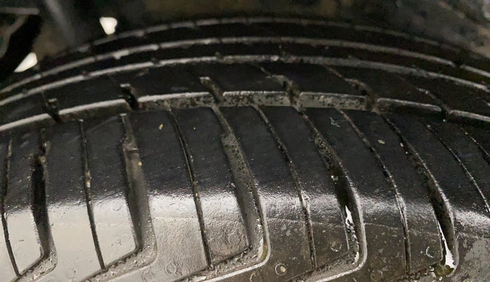 2013 Maruti Wagon R 1.0 VXI, Petrol, Manual, 91,632 km, Right Rear Tyre Tread