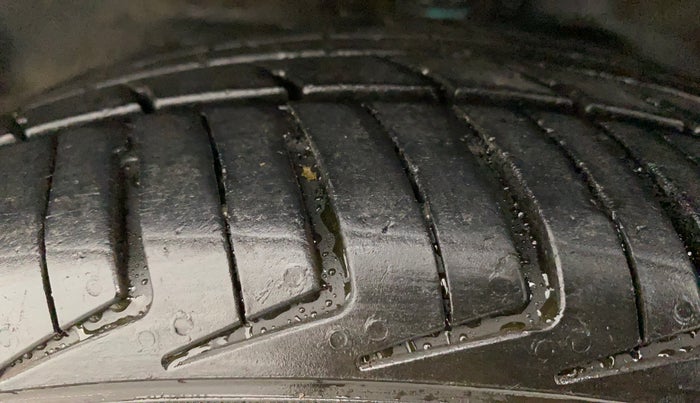 2013 Maruti Wagon R 1.0 VXI, Petrol, Manual, 91,632 km, Left Front Tyre Tread
