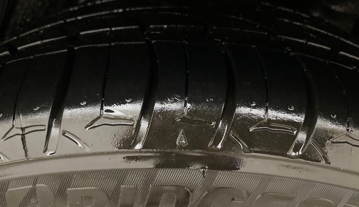 2014 Hyundai Verna FLUIDIC 1.6 VTVT SX, Petrol, Manual, 1,15,057 km, Left Rear Tyre Tread