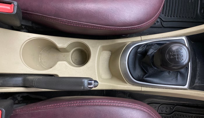 2014 Hyundai Verna FLUIDIC 1.6 VTVT SX, Petrol, Manual, 1,15,057 km, Gear Lever