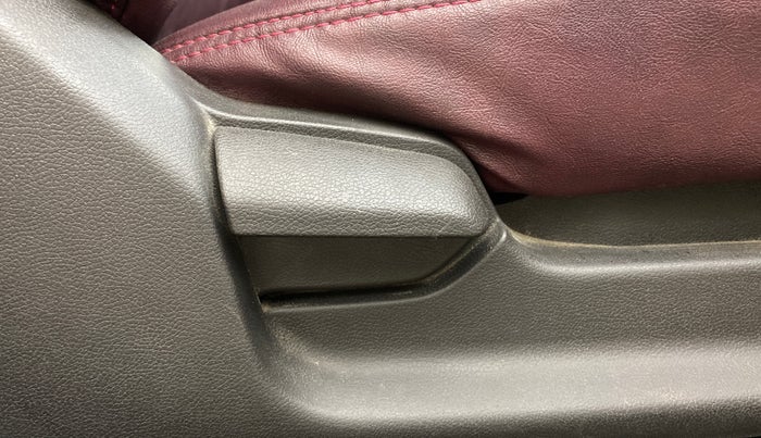 2014 Hyundai Verna FLUIDIC 1.6 VTVT SX, Petrol, Manual, 1,15,057 km, Driver Side Adjustment Panel