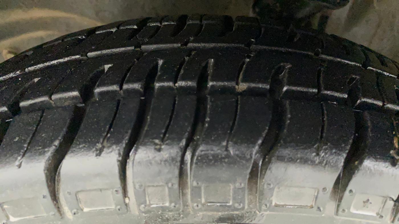 2019 Maruti Alto 800 LXI CNG, CNG, Manual, 18,047 km, Left Front Tyre Tread