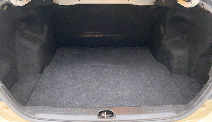 2011 Maruti Swift Dzire ZXI, Petrol, Manual, 62,440 km, Boot Inside