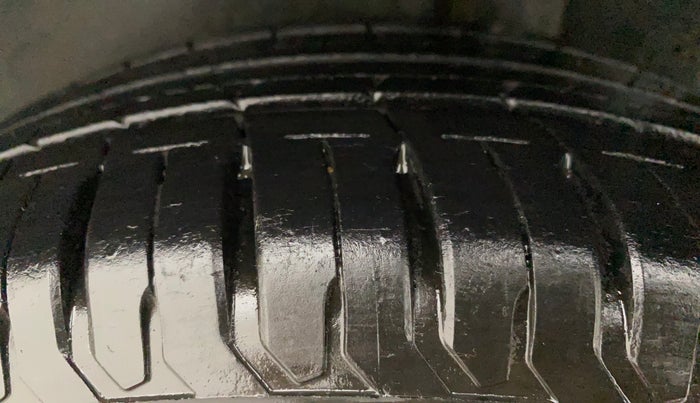 2011 Maruti Swift Dzire ZXI, Petrol, Manual, 62,440 km, Left Rear Tyre Tread