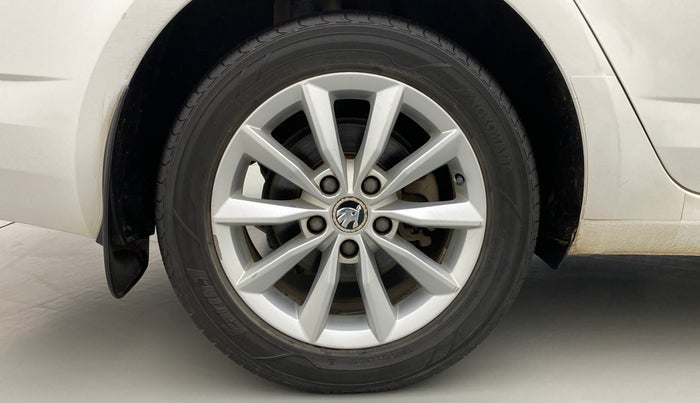 2016 Skoda Octavia 1.8 TSI STYLE PLUS AT, Petrol, Automatic, 92,615 km, Right Rear Wheel