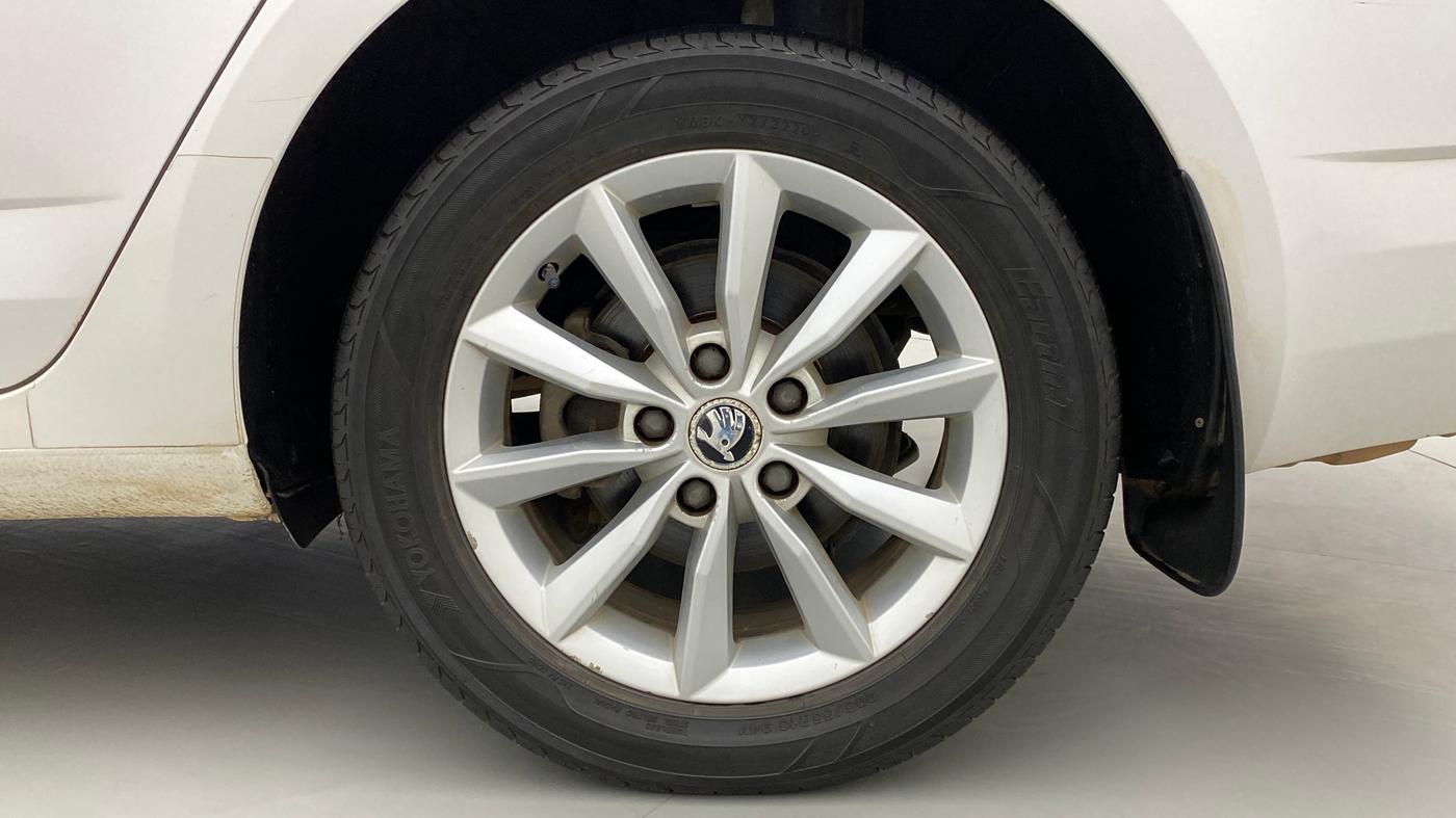 2016 Skoda Octavia 1.8 TSI STYLE PLUS AT, Petrol, Automatic, 92,615 km, Left Rear Wheel