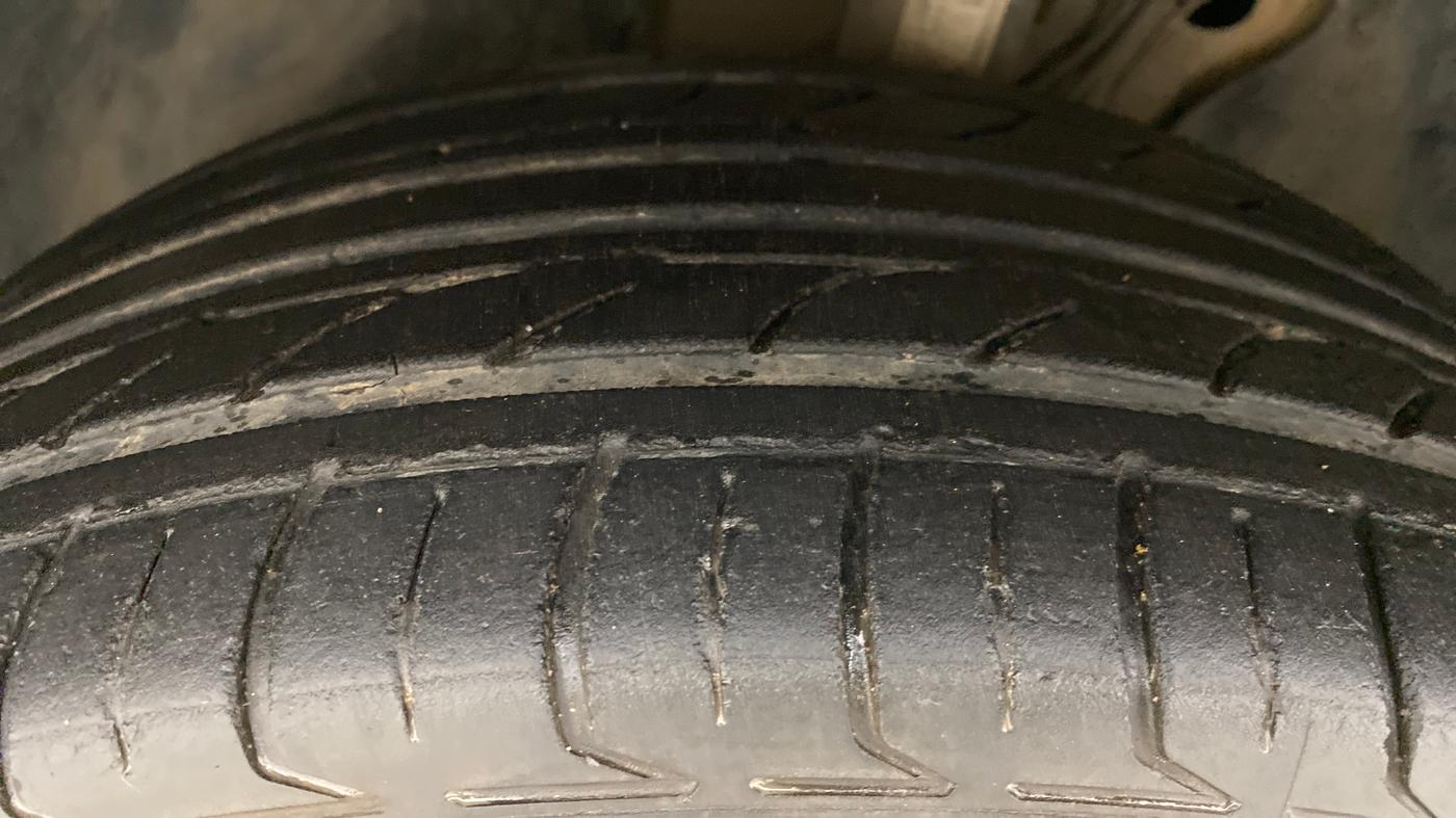 2016 Skoda Octavia 1.8 TSI STYLE PLUS AT, Petrol, Automatic, 92,615 km, Left Front Tyre Tread
