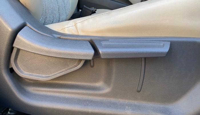 2020 Hyundai GRAND I10 NIOS SPORTZ AMT 1.2 KAPPA VTVT, CNG, Automatic, 85,637 km, Driver Side Adjustment Panel