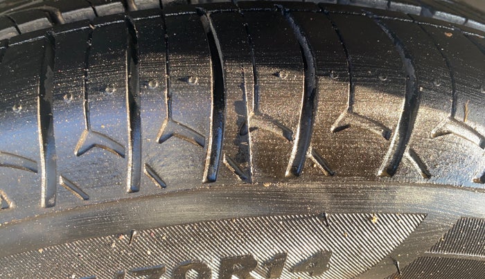 2020 Hyundai GRAND I10 NIOS SPORTZ AMT 1.2 KAPPA VTVT, CNG, Automatic, 85,637 km, Right Rear Tyre Tread