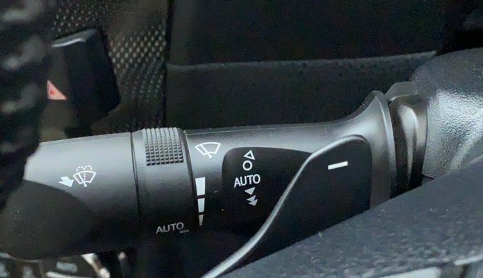 2015 Toyota Corolla Altis VL AT, Petrol, Automatic, 24,463 km, Rain Sensing Wipers