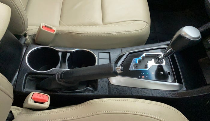 2015 Toyota Corolla Altis VL AT, Petrol, Automatic, 24,463 km, Gear Lever