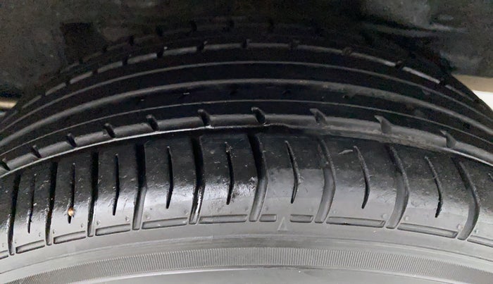 2015 Toyota Corolla Altis VL AT, Petrol, Automatic, 24,463 km, Left Rear Tyre Tread