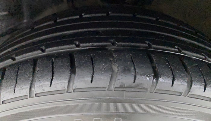 2015 Toyota Corolla Altis VL AT, Petrol, Automatic, 24,463 km, Left Front Tyre Tread