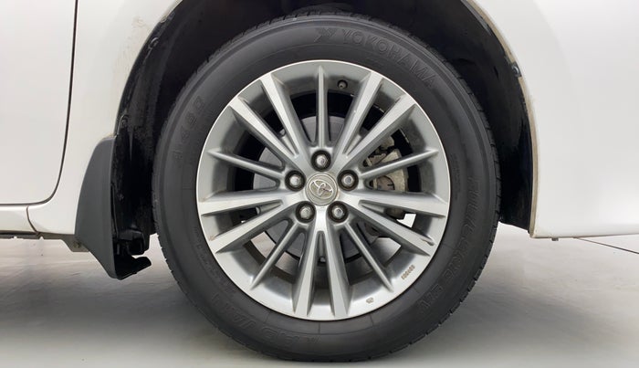 2015 Toyota Corolla Altis VL AT, Petrol, Automatic, 24,463 km, Right Front Wheel
