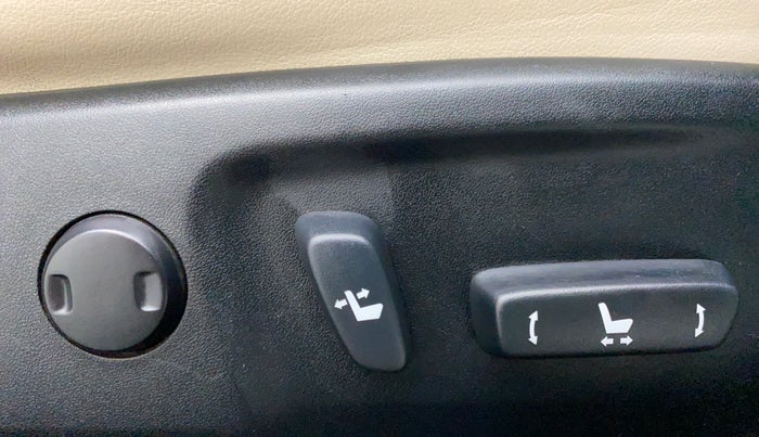 2015 Toyota Corolla Altis VL AT, Petrol, Automatic, 24,463 km, Electrically Adjustable Driver's Seat
