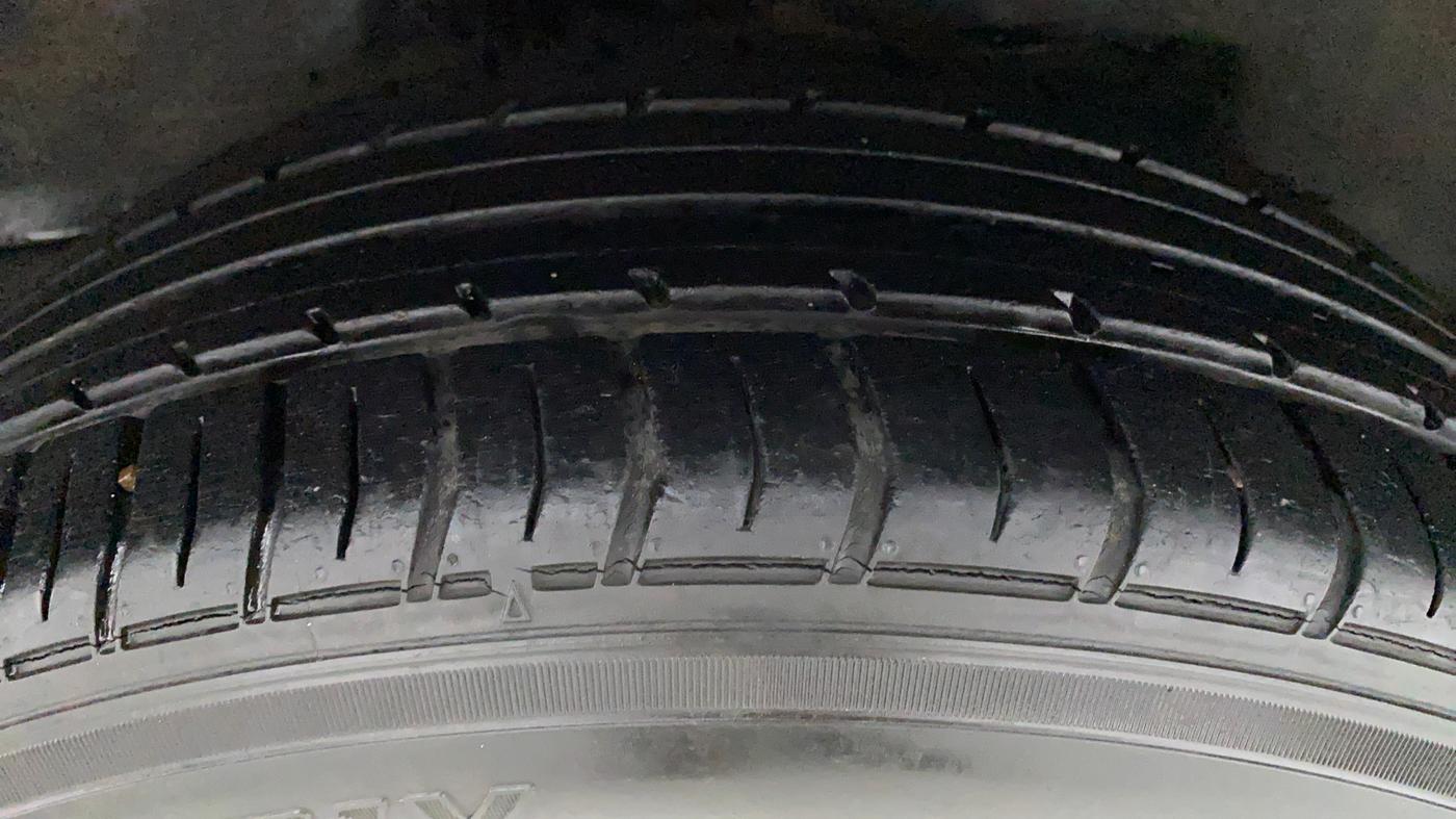 2015 Toyota Corolla Altis VL AT, Petrol, Automatic, 24,463 km, Right Rear Tyre Tread