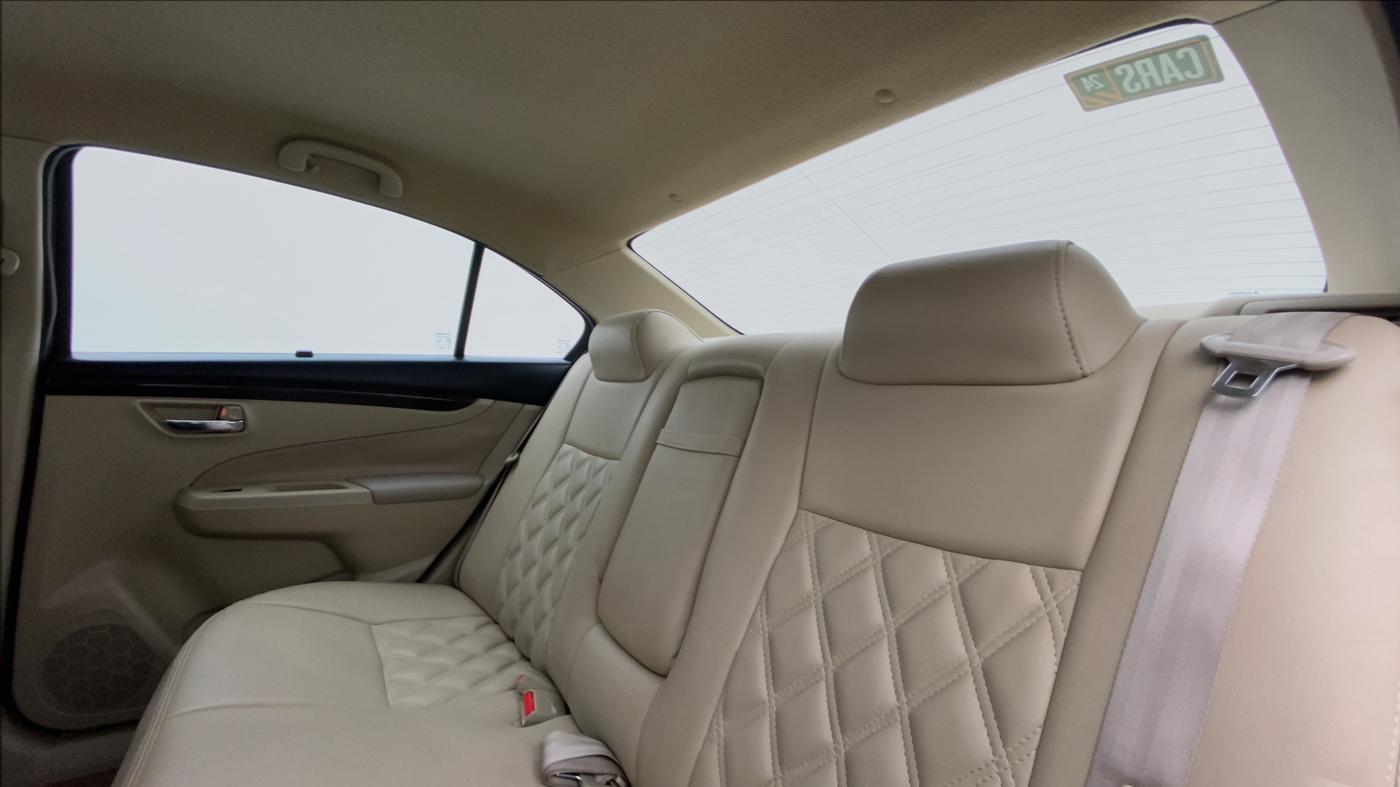 2017 Maruti Ciaz DELTA 1.4 MT PETROL, CNG, Manual, 1,05,815 km, Right Side Rear Door Cabin