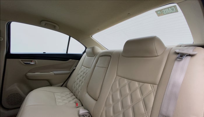 2017 Maruti Ciaz DELTA 1.4 MT PETROL, Petrol, Manual, 1,05,815 km, Right Side Rear Door Cabin