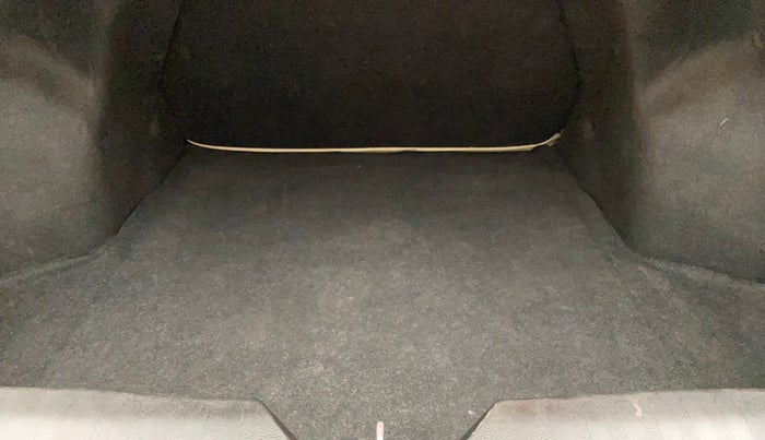 2017 Maruti Ciaz DELTA 1.4 MT PETROL, Petrol, Manual, 1,05,815 km, Boot Inside