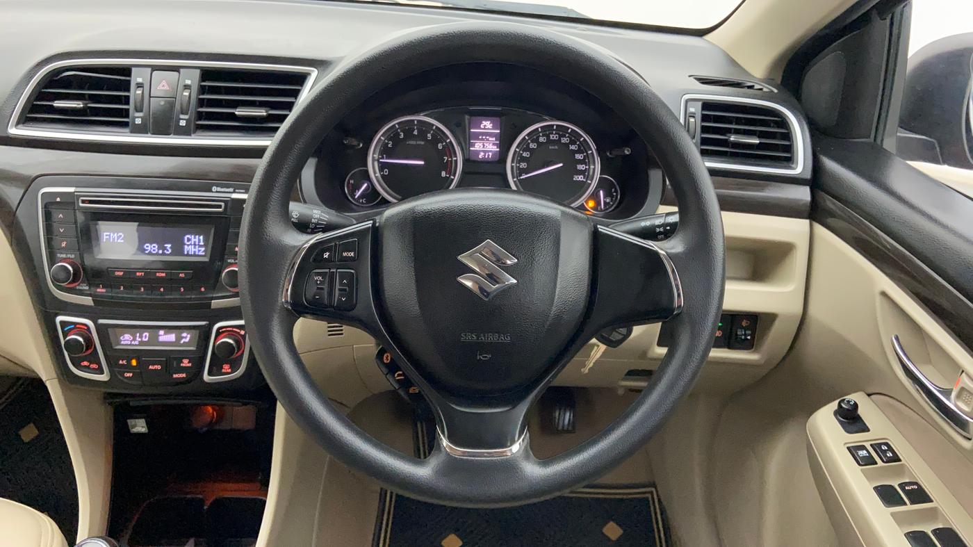 2017 Maruti Ciaz DELTA 1.4 MT PETROL, CNG, Manual, 1,05,815 km, Steering Wheel Close Up