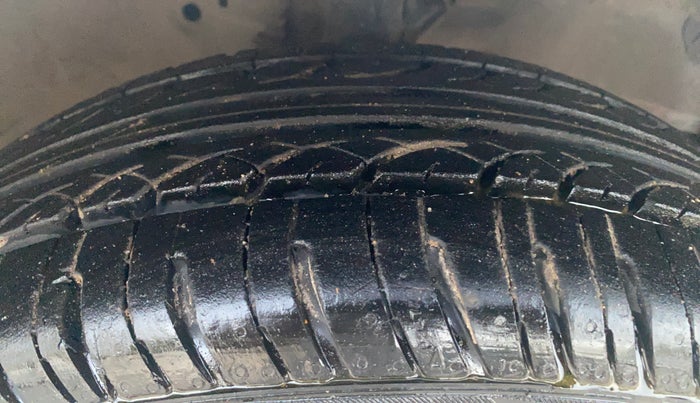 2012 Honda Brio S MT, Petrol, Manual, 95,591 km, Right Front Tyre Tread