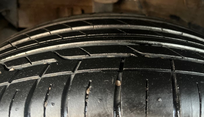 2023 Tata NEXON FEARLESS PURPLE + SUNROOF DUAL TONE 1.2 PETROL, Petrol, Manual, 28,568 km, Right Rear Tyre Tread