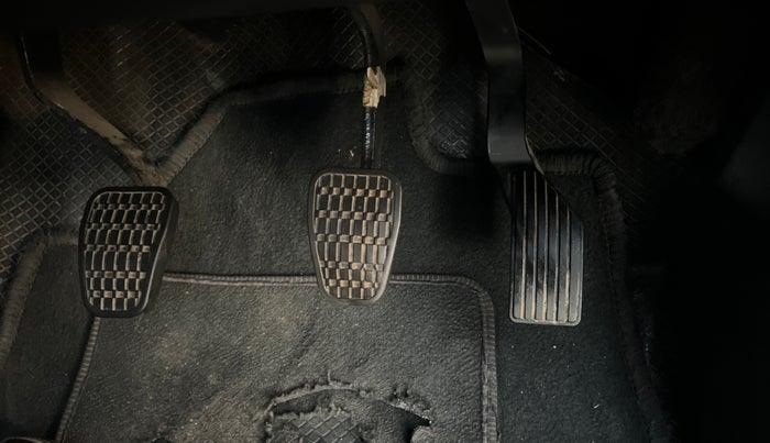 2023 Tata NEXON FEARLESS PURPLE + SUNROOF DUAL TONE 1.2 PETROL, Petrol, Manual, 28,568 km, Pedals