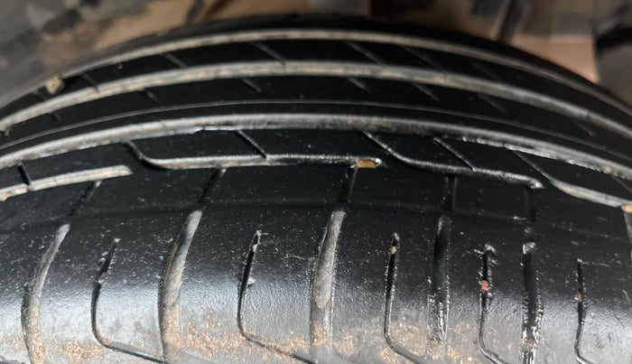 2023 Tata NEXON FEARLESS PURPLE + SUNROOF DUAL TONE 1.2 PETROL, Petrol, Manual, 28,568 km, Left Rear Tyre Tread