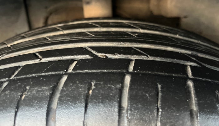 2023 Tata NEXON FEARLESS PURPLE + SUNROOF DUAL TONE 1.2 PETROL, Petrol, Manual, 28,568 km, Right Front Tyre Tread