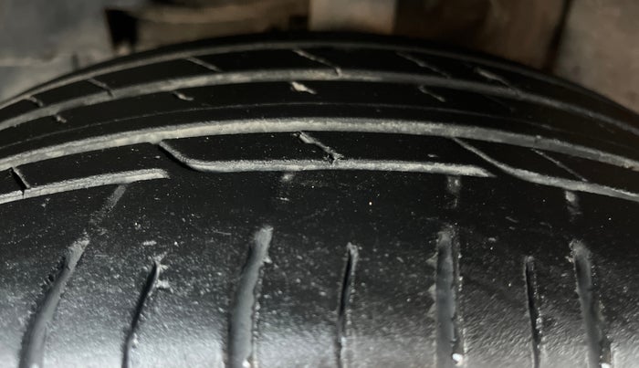 2023 Tata NEXON FEARLESS PURPLE + SUNROOF DUAL TONE 1.2 PETROL, Petrol, Manual, 28,568 km, Left Front Tyre Tread