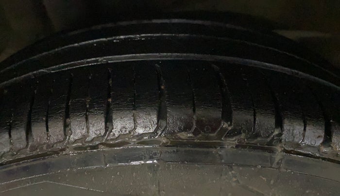 2018 Hyundai Verna 1.4 E PETROL, Petrol, Manual, 75,307 km, Right Rear Tyre Tread