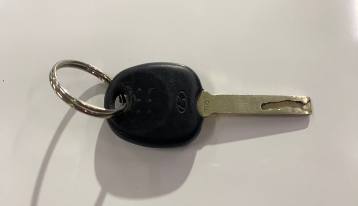 2018 Hyundai Verna 1.4 E PETROL, Petrol, Manual, 75,307 km, Key Close Up