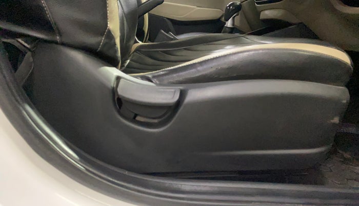 2018 Hyundai Verna 1.4 E PETROL, Petrol, Manual, 75,307 km, Driver Side Adjustment Panel