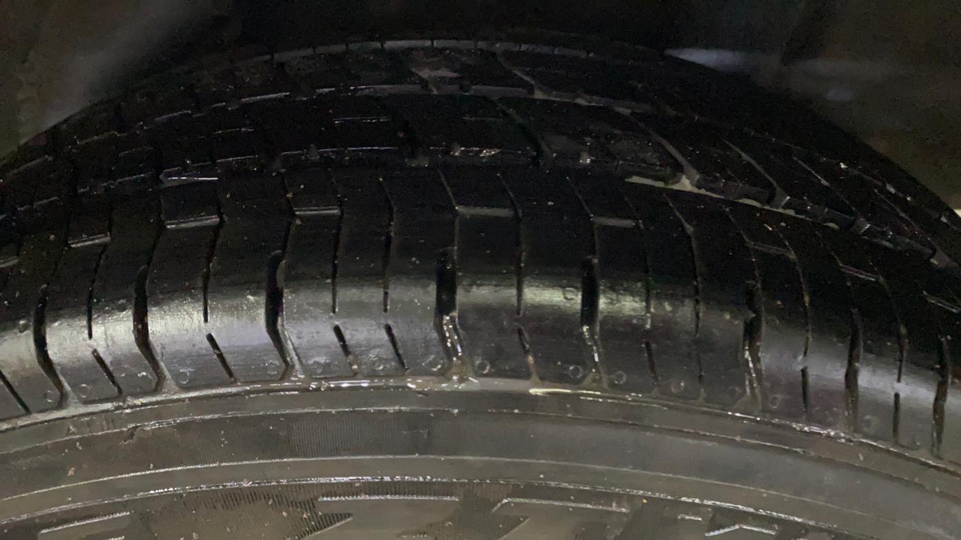 2018 Hyundai Verna 1.4 E PETROL, Petrol, Manual, 75,307 km, Left Rear Tyre Tread