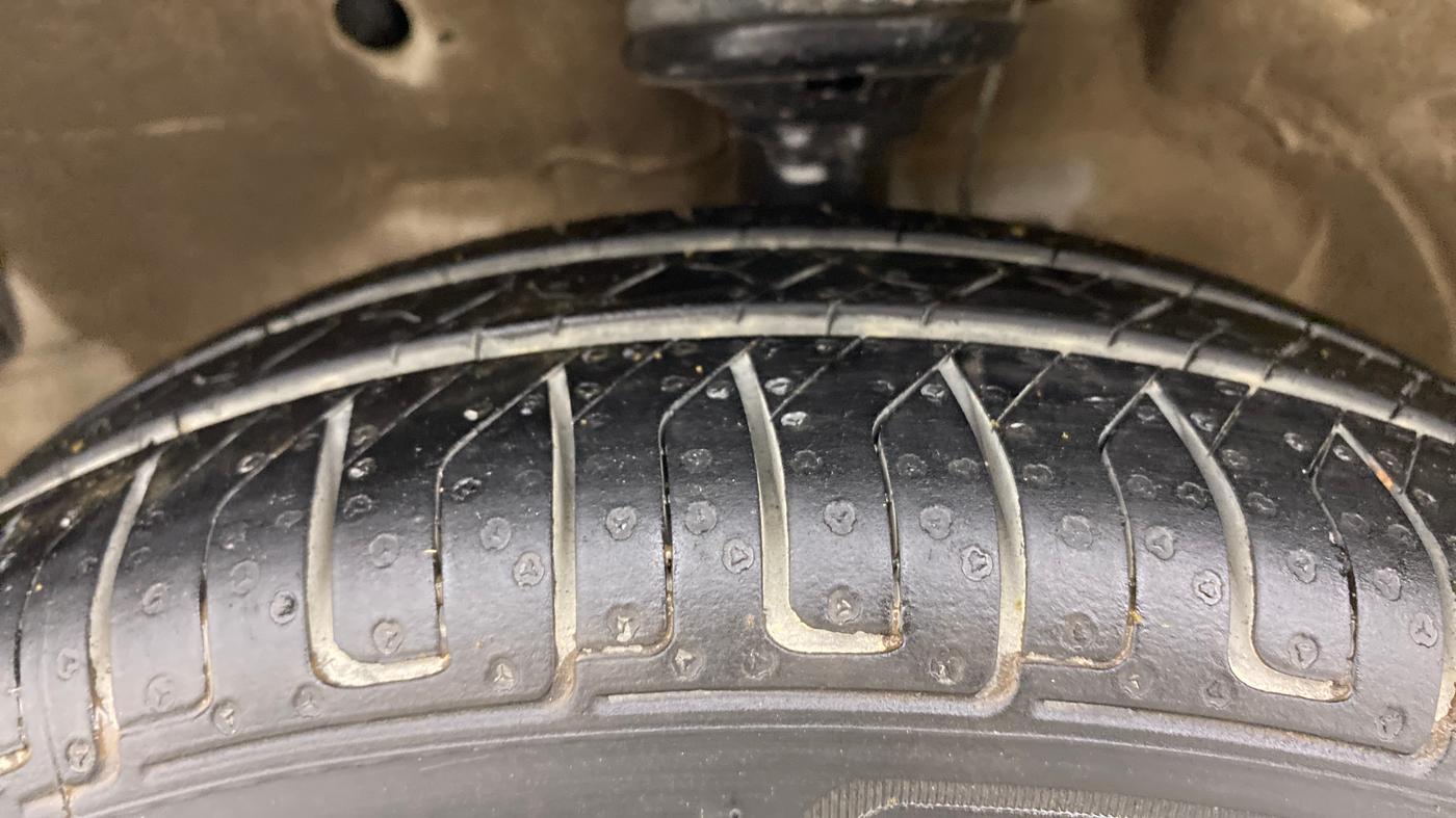 2016 Maruti Wagon R 1.0 VXI, Petrol, Manual, 1,22,260 km, Left Front Tyre Tread
