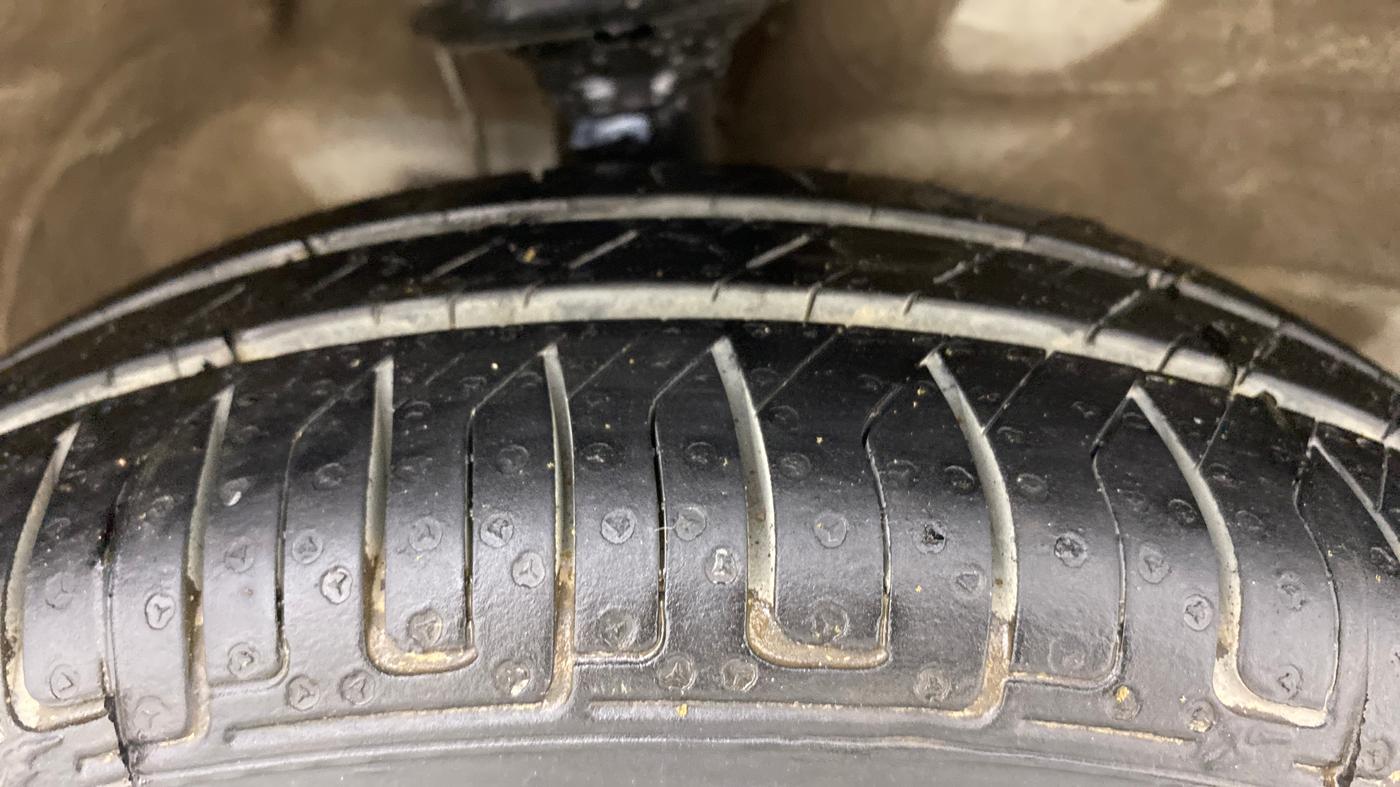 2016 Maruti Wagon R 1.0 VXI, Petrol, Manual, 1,22,260 km, Right Front Tyre Tread
