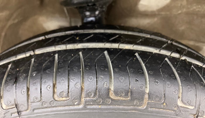 2016 Maruti Wagon R 1.0 VXI, Petrol, Manual, 1,22,260 km, Right Front Tyre Tread