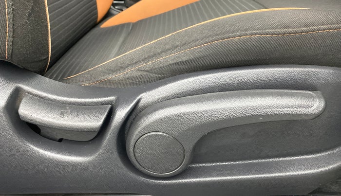 2016 Hyundai i20 Active 1.2 SX, Petrol, Manual, 36,056 km, Driver Side Adjustment Panel