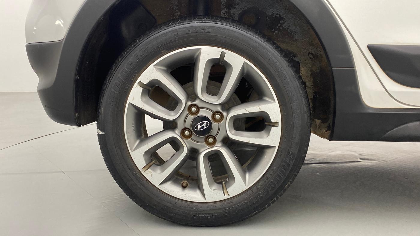 2016 Hyundai i20 Active 1.2 SX, Petrol, Manual, 36,056 km, Right Rear Wheel