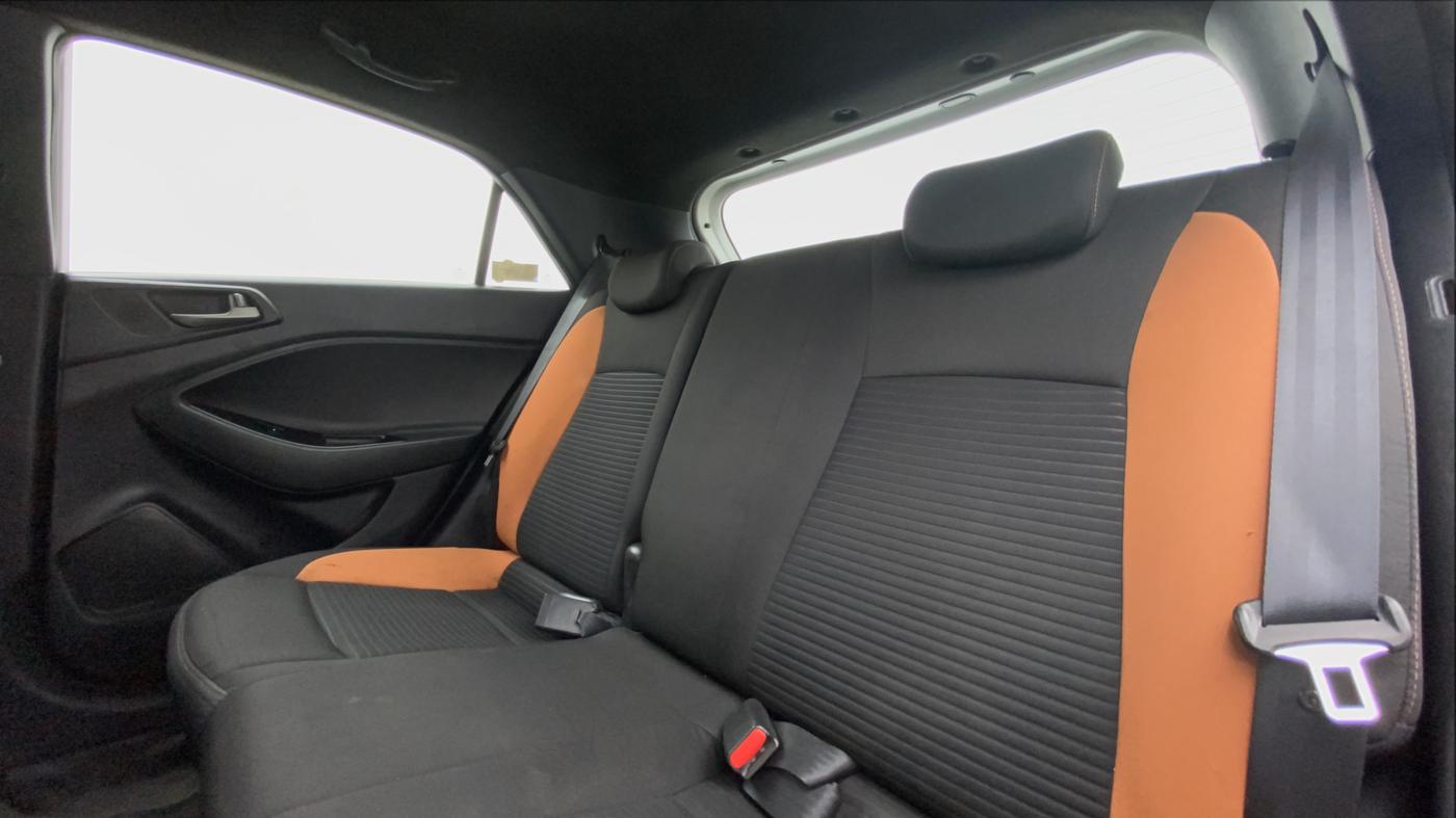 2016 Hyundai i20 Active 1.2 SX, Petrol, Manual, 36,056 km, Right Side Rear Door Cabin