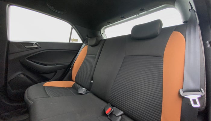 2016 Hyundai i20 Active 1.2 SX, Petrol, Manual, 36,056 km, Right Side Rear Door Cabin